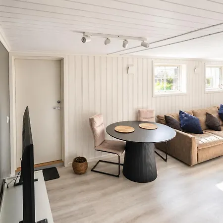 Spacious In Krokstadelva Appartement *